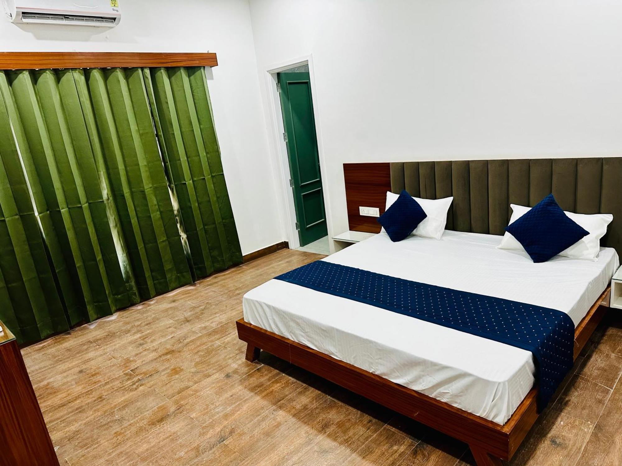 The Loya Hotel Muktsar ภายนอก รูปภาพ