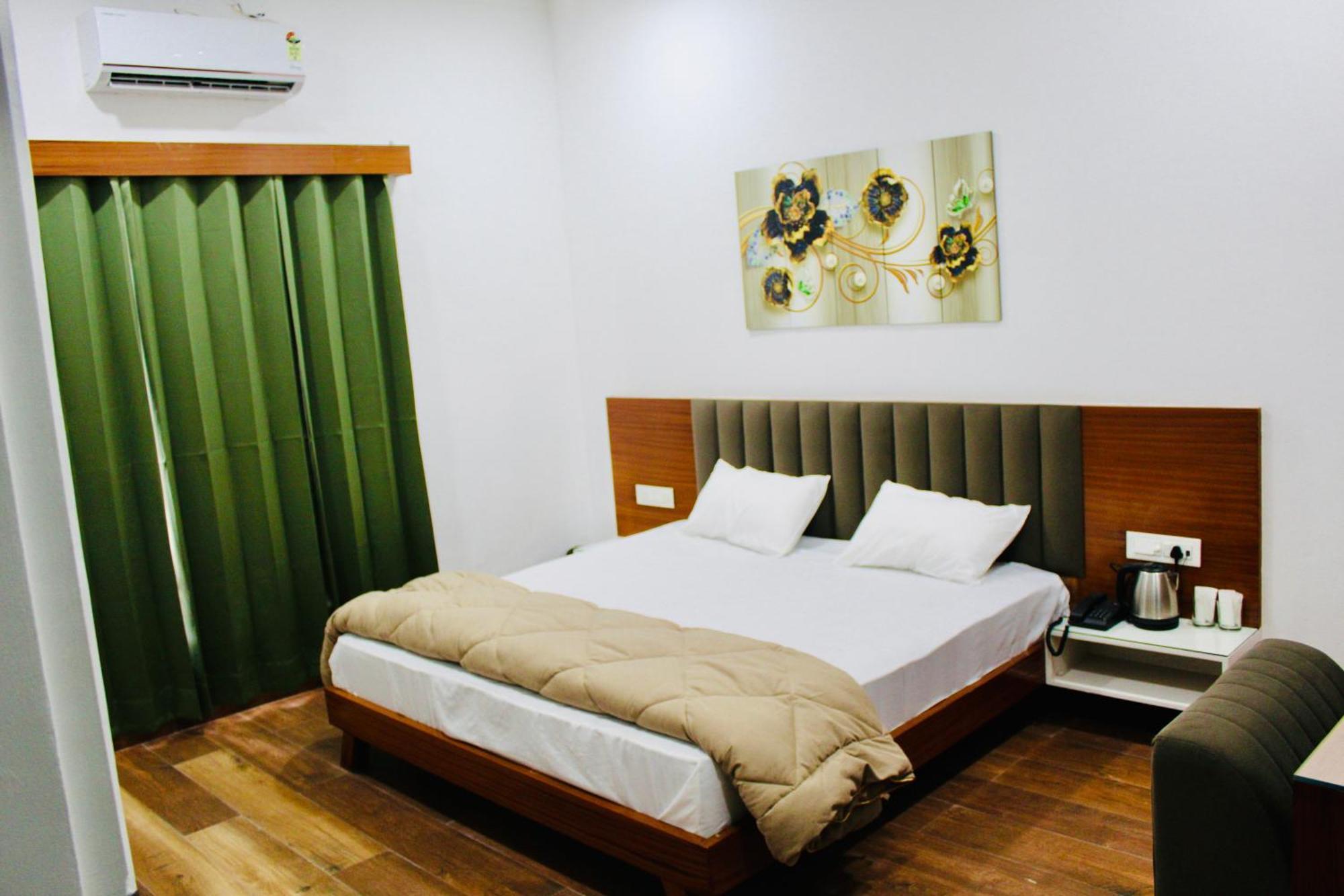 The Loya Hotel Muktsar ภายนอก รูปภาพ